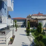 Ξενοδοχείο με διαμερίσματα Olea Luxury 3*